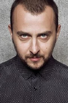 Ali Atay interpreta Ali