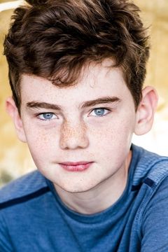 Evan O'Toole interpreta Casey Collins