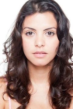 Olivia Romao interpreta Heather