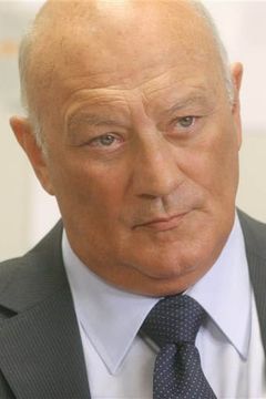 Jean-Marie Winling interpreta Bernard Montesiho