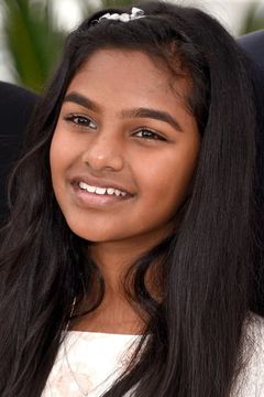 Claudine Vinasithamby interpreta Illayaal
