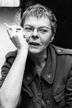 Pascale Ferran interpreta (voice)