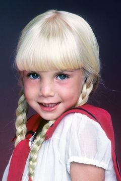 Heather O'Rourke interpreta Lindsey