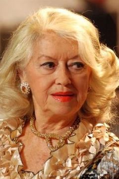 Gisella Sofio interpreta Signorina Beata (ep. Il telefono consolatore)