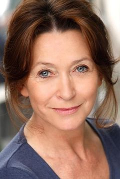 Cherie Lunghi interpreta Rosemary Francis