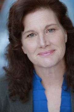 Maria J. Rockwell interpreta Police Matron at Precinct