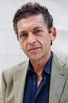 Antonino Bruschetta interpreta Marco Gallo