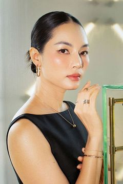 Bảo Hòa interpreta Supermodel
