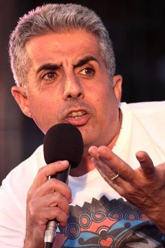 Massimiliano Medda interpreta Don Claudio