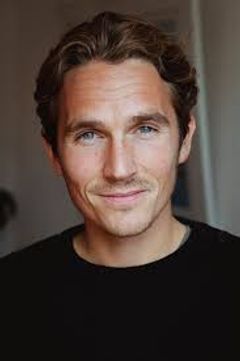 Pierre-Yves Bon interpreta Tom