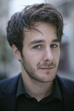 Bertrand Usclat interpreta Etienne