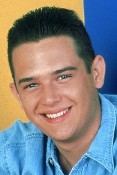 Brandon Call interpreta Hobie Buchannon