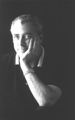 Scott Wittman interpreta Talent Agent