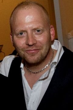 Jason Kristofer interpreta Terry
