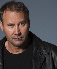 Tom Black interpreta LA Player