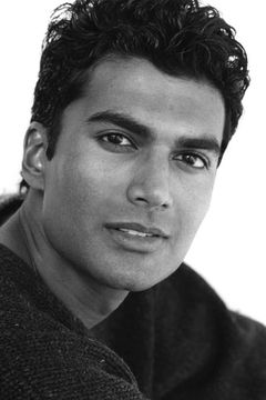 Sendhil Ramamurthy interpreta Jai Wilcox