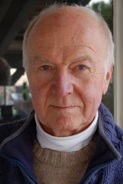 Donald Douglas interpreta Brig. Gen. Gerald Lathbury