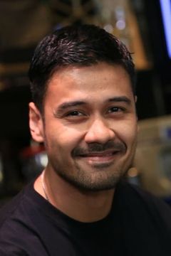 Chicco Jerikho interpreta Spec