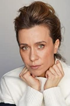 Andreea Vasile interpreta Ambassador