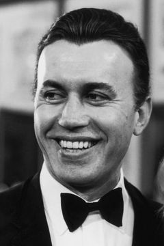 Michael Ansara interpreta Herod's commander