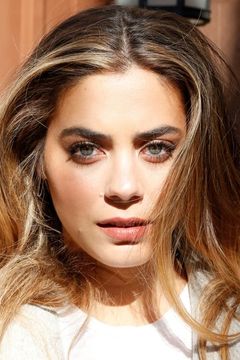 Lorenza Izzo interpreta Mrs. Barnavelt