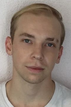 Sam Dillon interpreta Nick