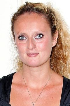 Aurore Auteuil interpreta Lola Vrinks, 17 years old