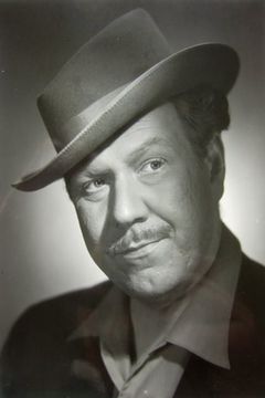 Åke Fridell interpreta Plog