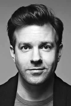 Jason Sudeikis interpreta Principal Jordan Brown
