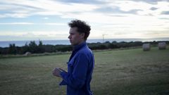 Gig Clarke interpreta Andrew Miles