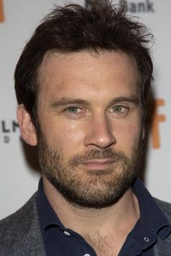 Clive Standen interpreta Lance Raney