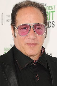 Andrew Dice Clay interpreta Lorenzo Campana