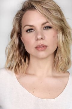 Ali Liebert interpreta Nora