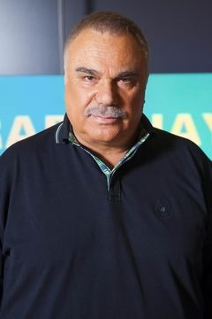 Halil Ergün interpreta Osman