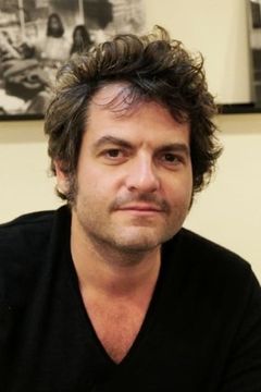 Matthieu Chedid interpreta Remix