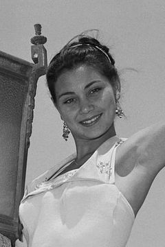 Elena Fancera interpreta La cassiera