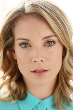 Erica Ribley interpreta Car Girl