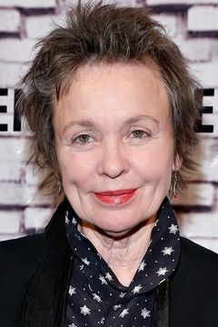 Laurie Anderson interpreta Herself