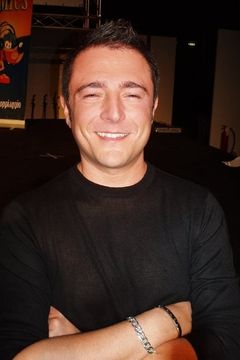 Patrizio Prata interpreta Ogron