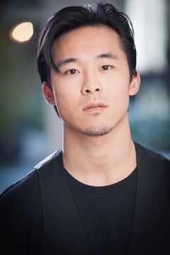 Andy Yu interpreta Chin
