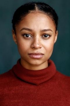 Catherine Garton interpreta Sergeant Mattie Fletcher