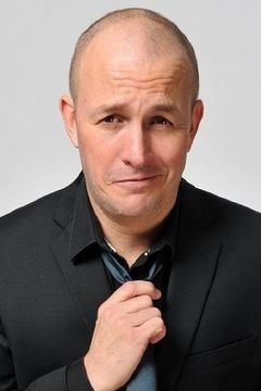 Brendon Burns interpreta Electrician