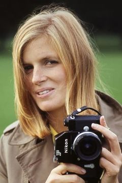 Linda McCartney interpreta Self (archive footage)
