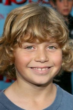 Shane Baumel interpreta Kid (voice)