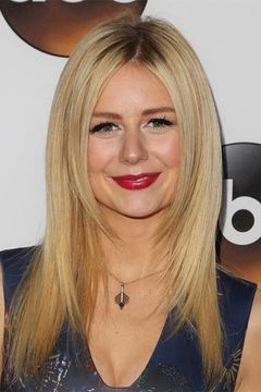 Justine Lupe interpreta Willa Ferreyra