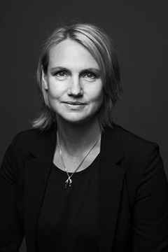 Tanja Lorentzon interpreta Sonja Modig