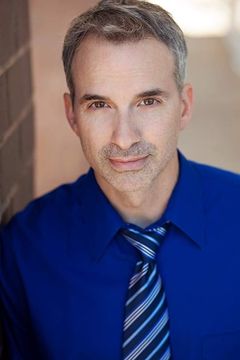 Brian Lafontaine interpreta Wilkes