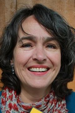Pia Borgli interpreta Thea