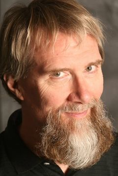 Wilbur Pauley interpreta Troll (singing voice)