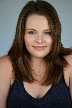 Katelyn Wells interpreta Teenage Girl (uncredited)